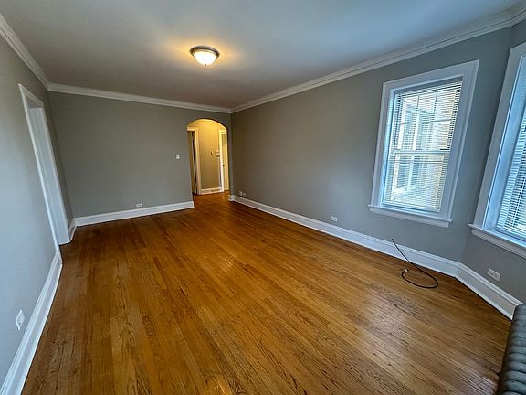 4th image of 6203-05 N Claremont Ave #62033