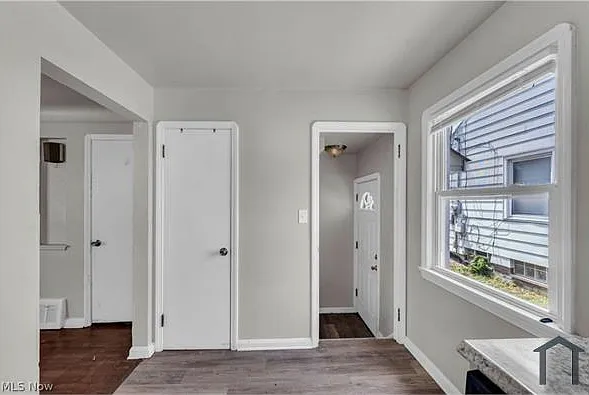 15902 Maplewood Ave — Photo 13