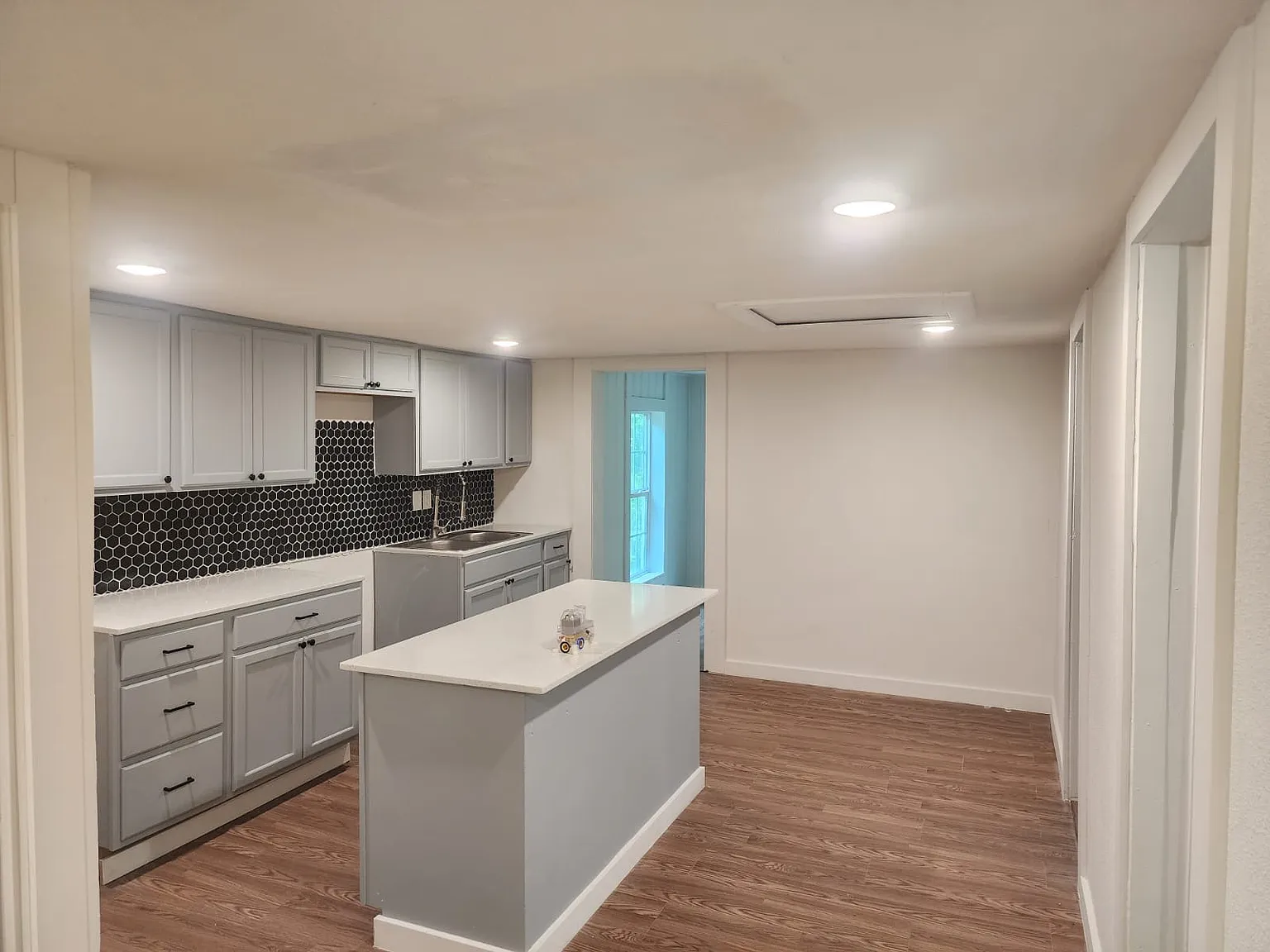 3 bed, 1400 sqft, $1,750 — Photo 3
