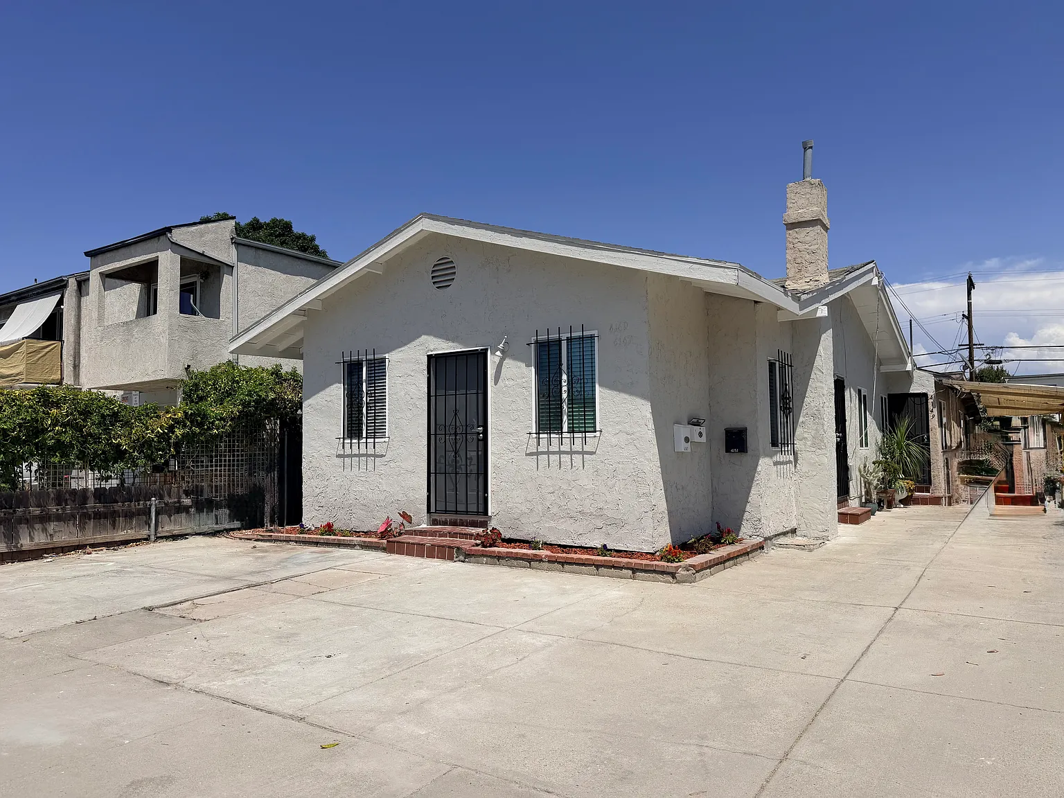 2 bed, 1.5 bath, 660 sqft, $2,100 — Photo 1
