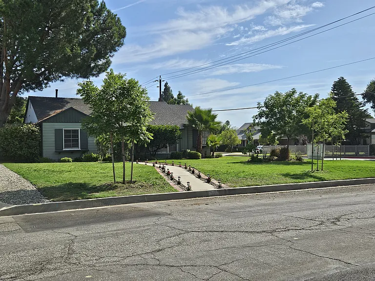 504 E Dalton Ave — Photo 2