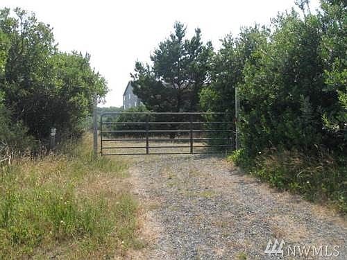 3rd image of 255 Marine View Dr SW