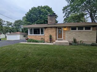 1906 Green Bay Rd, Zion, IL 60099