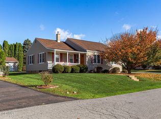 13 Maple St, Danville, PA 17821