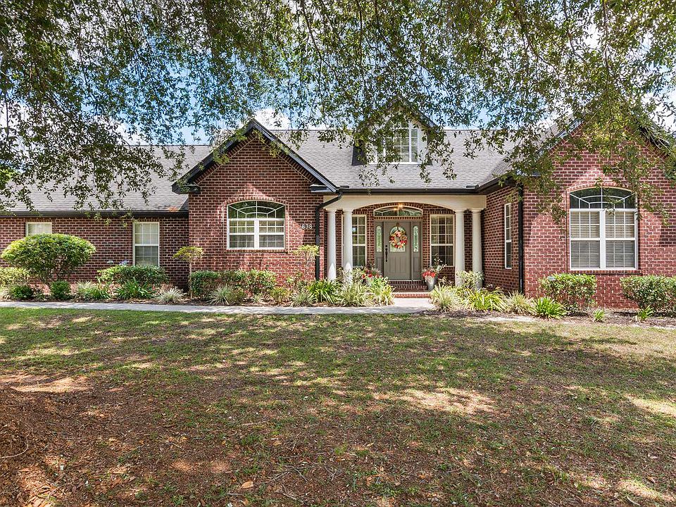 1st image of 838 NW Savannah Cir