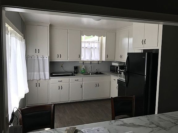 2nd image of 407 W Dewey Camp Dr