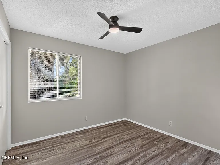 417 S Pine Ave — Photo 34