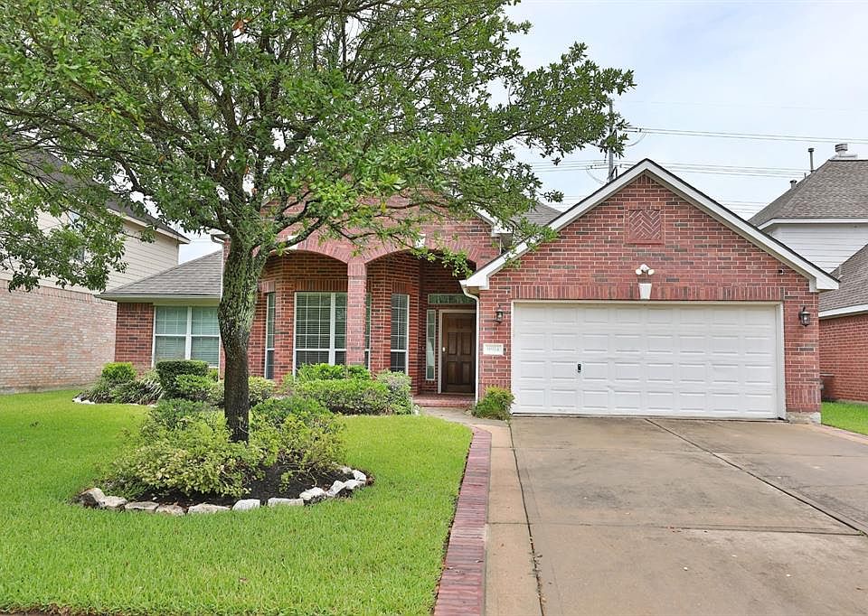 1st image of 9914 Edgewood Manor Ct