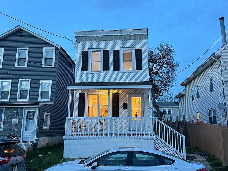 35 Harding Ave — Photo 2