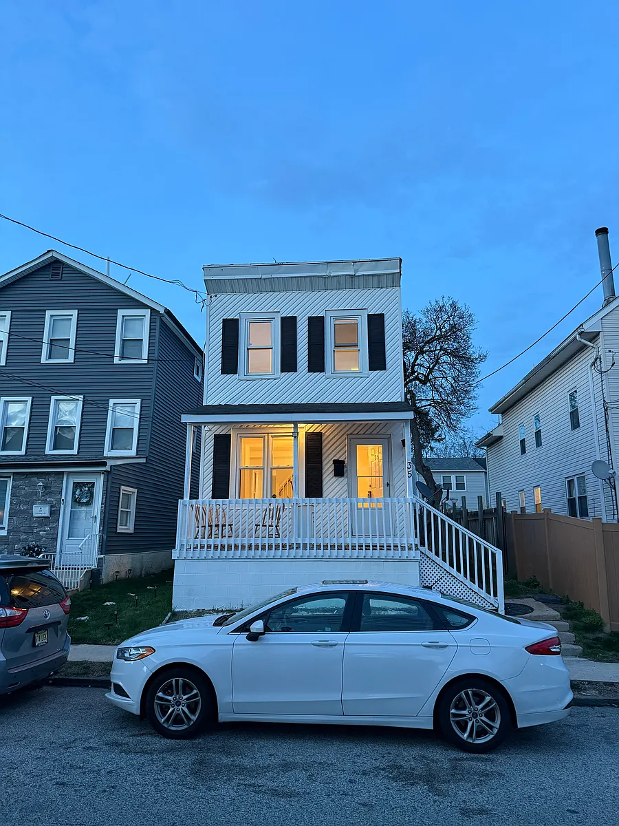Building Photo - 35 Harding Ave