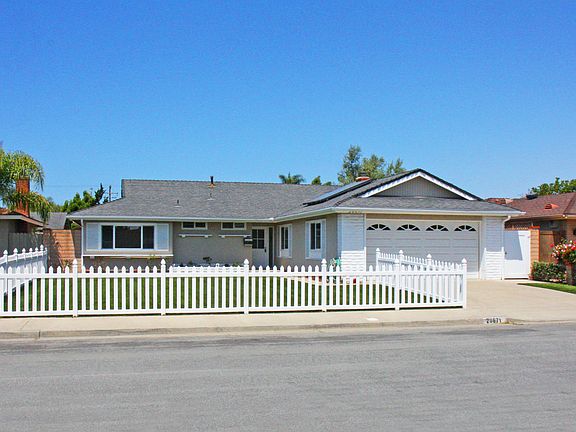 2nd image of 20671 Chaucer Ln