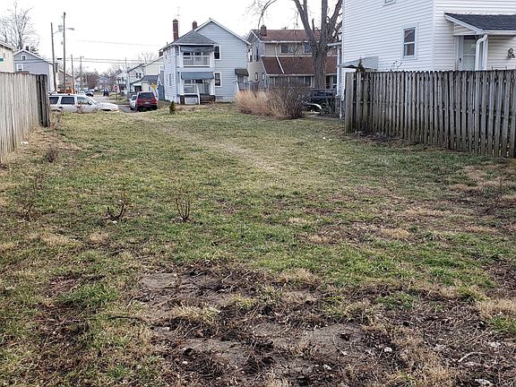 3rd image of 605 S Warren Ave