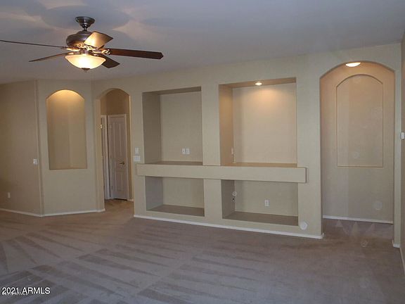 3rd image of 44586 W Santa Fe Ave