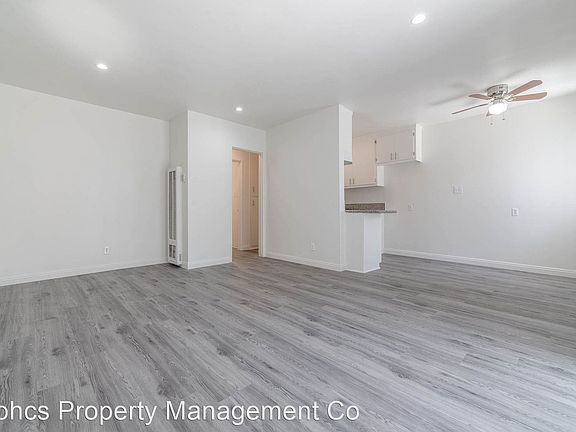 3rd image of 14648 Delano St #3