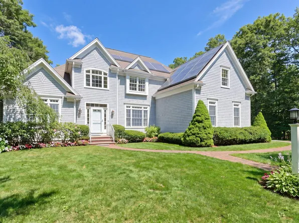 17 Payamps Road, Mashpee, MA 02649