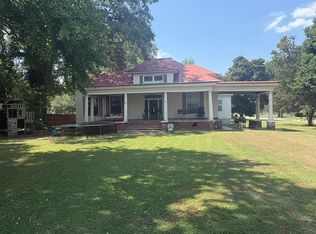 504 S Lakeshore Dr, Lake Village, AR 71653