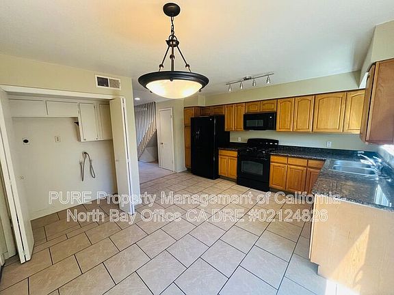 4th image of 214 Main Cir