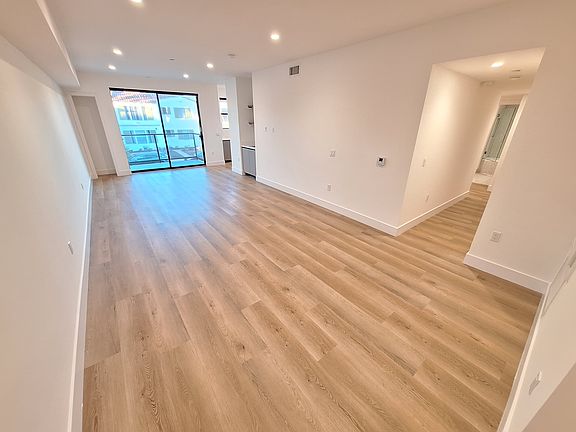2nd image of 8326 Blackburn Ave Unit 404