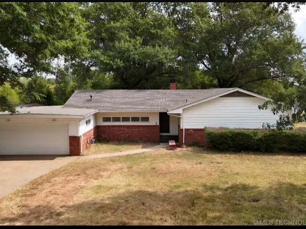 1319 S Mission Ln, Okmulgee, OK 74447
