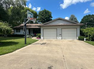 509 Meadow Ln, Morrison, IL 61270