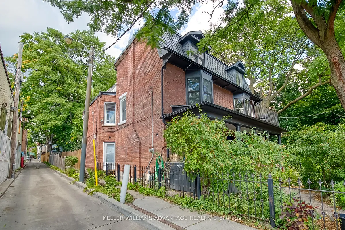 Building Photo - 254A Carlton St