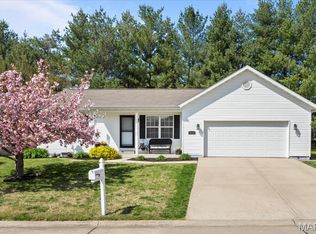 1472 Manchester Dr, O'Fallon, IL 62269