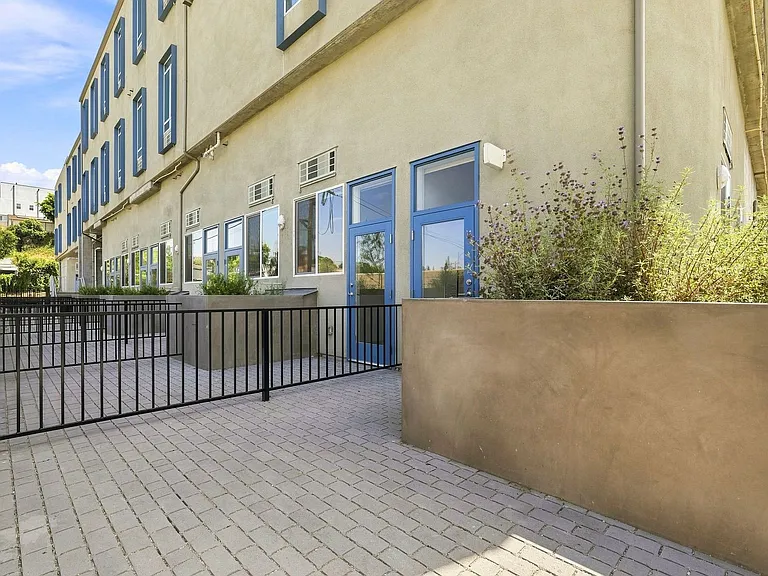 Step Designer Lofts — Photo 183