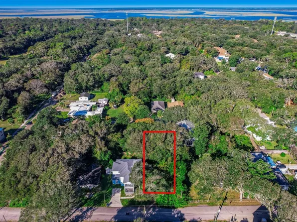 5479 Ervin St, Fernandina Beach, FL 32034