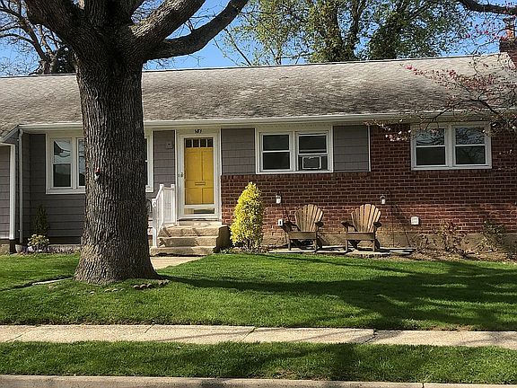 2nd image of 181 N Wyoming Ave