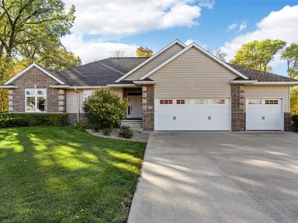 1650 Maple St, Robins, IA 52328