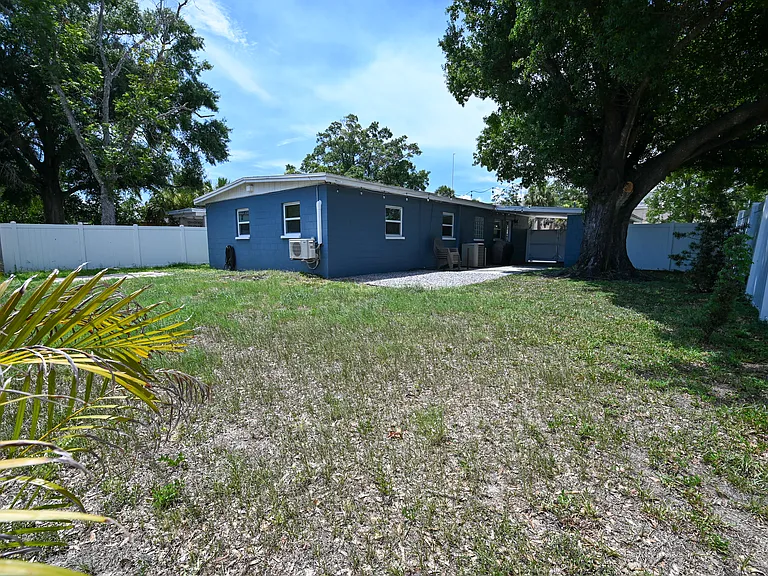 1500 W La Salle St — Photo 19