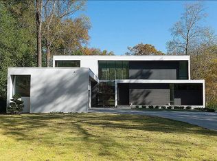 2561 Northside Dr NW, Atlanta, GA 30305