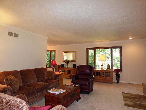 4th image of 902 Trailridge E