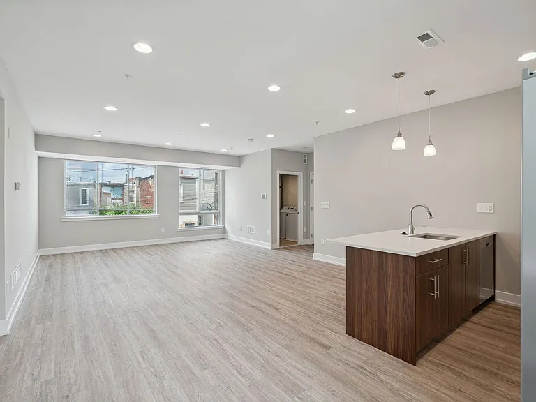 2612 Annin St #3 — Photo 4