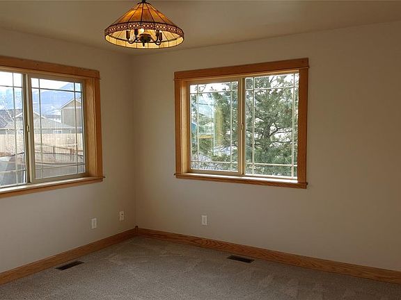 2nd image of 1016 Prairie Dr