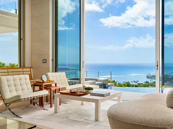 360 Puuikena Dr, Honolulu, HI 96821