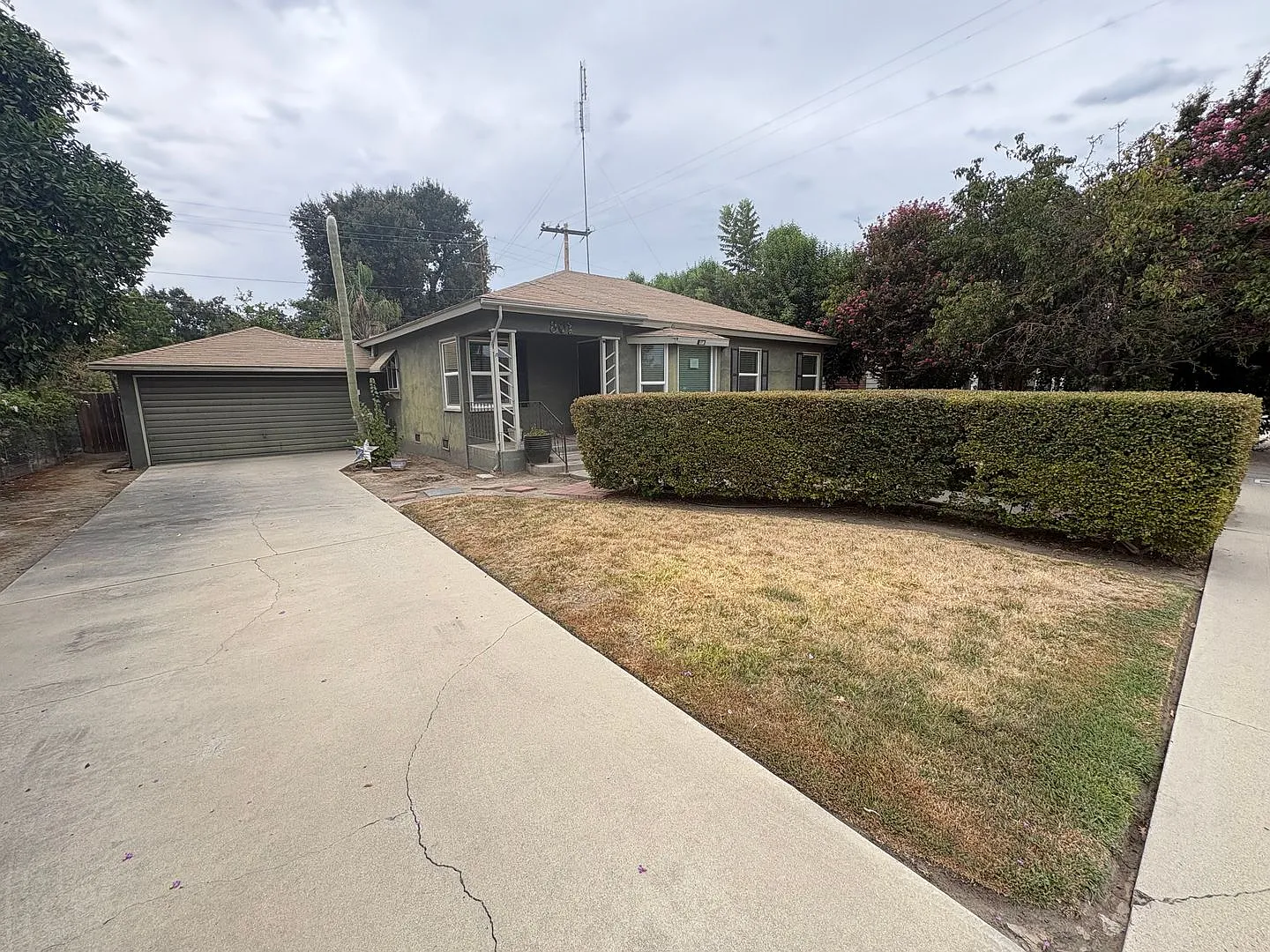 Cozy 2-bedroom home Available Now! — Photo 2