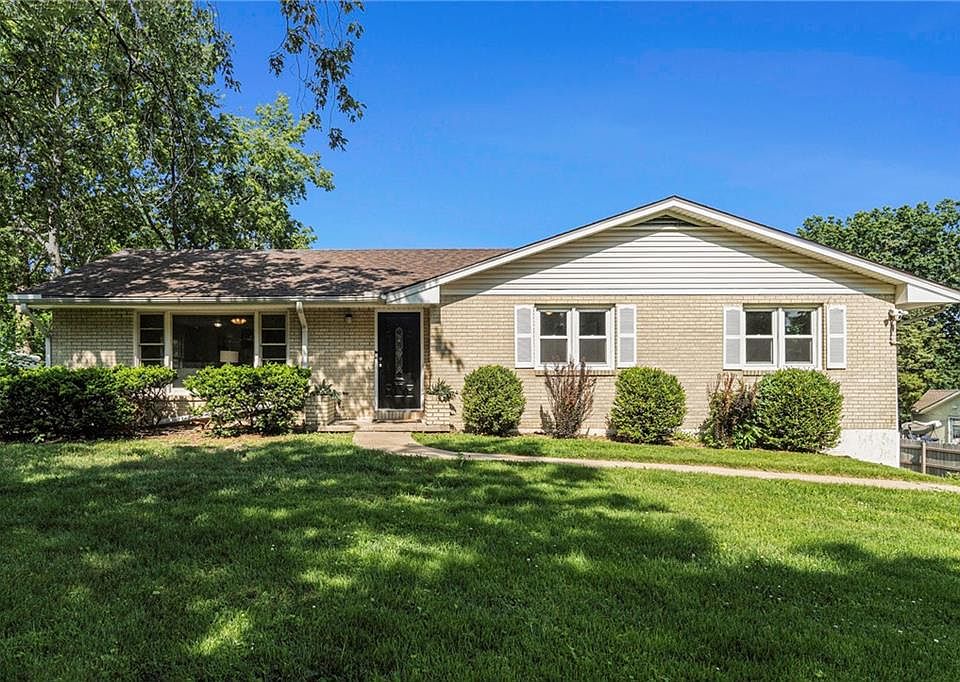 6154 NE Circle View Dr, Gladstone, MO 64118 | Zillow