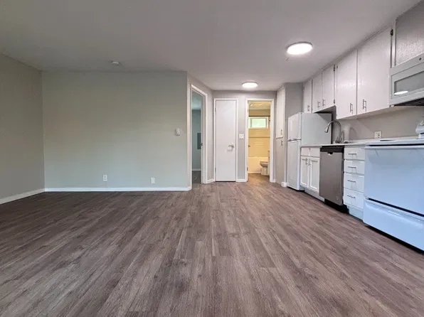 102 Summit Ave N, Kent, WA