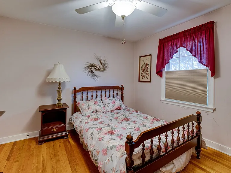 409 Fairview Ave — Photo 12