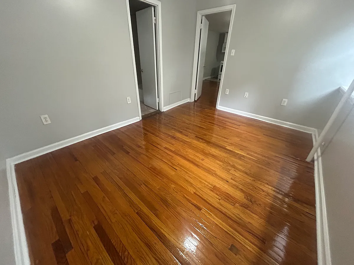 Building Photo - 3416 Spring Garden St #5