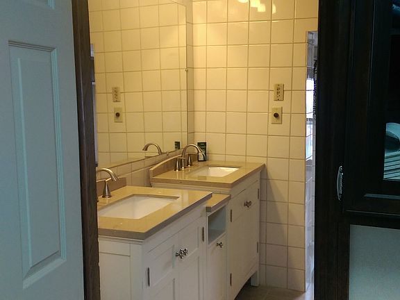 Bathroom - New Vanity & Sinks