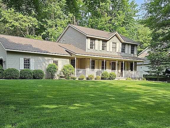 3rd image of 4534 Glen Hollow Dr
