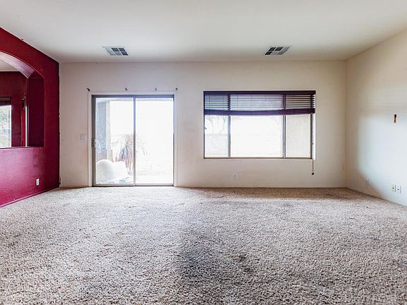 3rd image of 2976 N Taylor Ln
