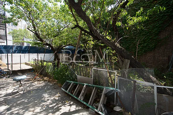 Rented by Brick&Mortar | media 27