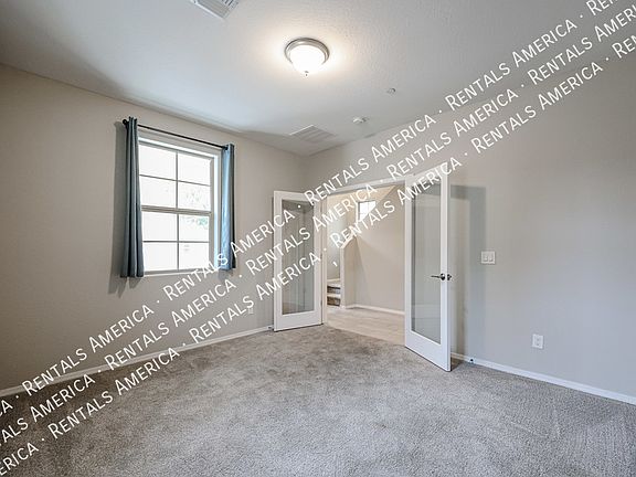 4th image of 1701 E Dogwood Ln