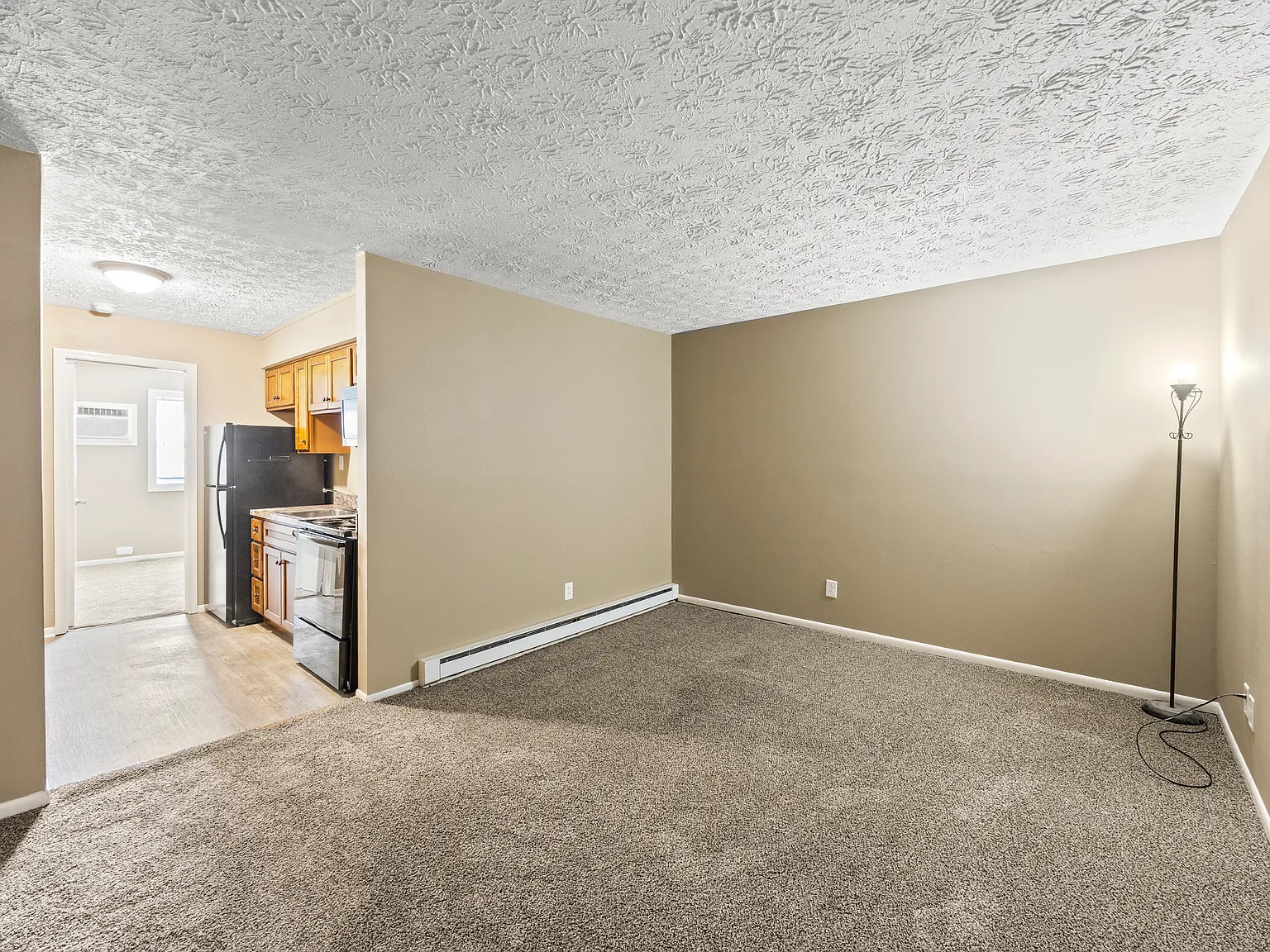 1 bed, 550 sqft, $895 — Photo 2