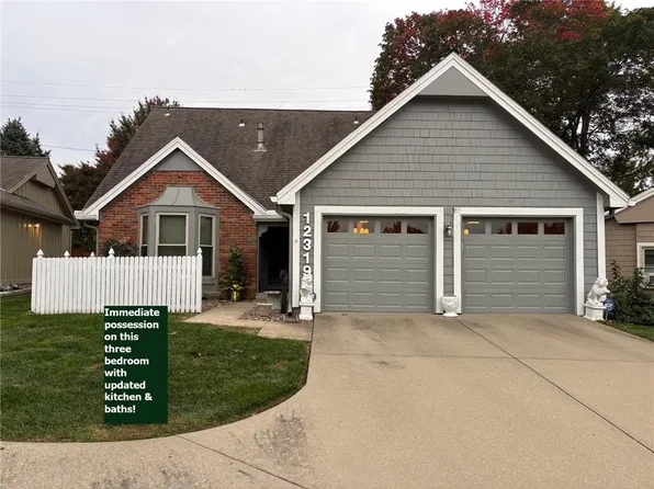 12319 W 82nd Pl, Lenexa, KS 66215