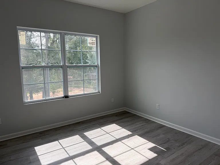 2111 Owens St #1 — Photo 21