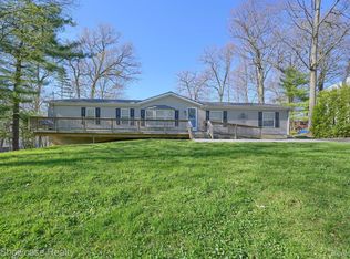 5331 Raywood Rdg, White Lake, MI 48383